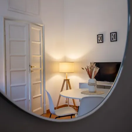 Bright Flat 2bdr Trastevere Area Lägenhet *