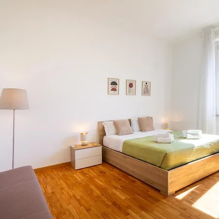 Bright Flat 2bdr Trastevere Area 아파트 로마