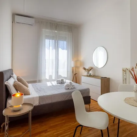 Bright Flat 2bdr Trastevere Area * 로마