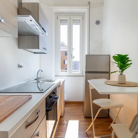 Bright Flat 2bdr Trastevere Area Lägenhet